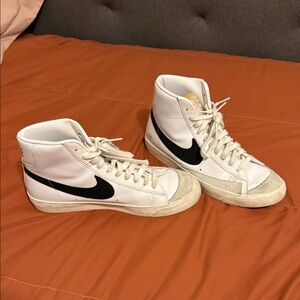 Nike White and Black Blazer Mid Vintage Shoes